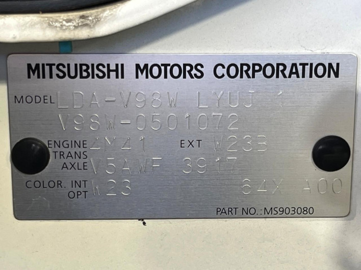 2012 Mitsubishi Pajero LDA-V98W (UW-6a2390db2adac)[1]