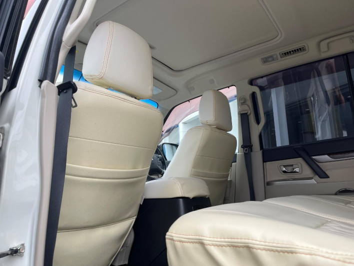 2016 Mitsubishi Pajero LDA-V98W (UW-6a2390db4af38)[17]