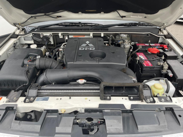 2016 Mitsubishi Pajero LDA-V98W (UW-6a2390db4af38)[29]