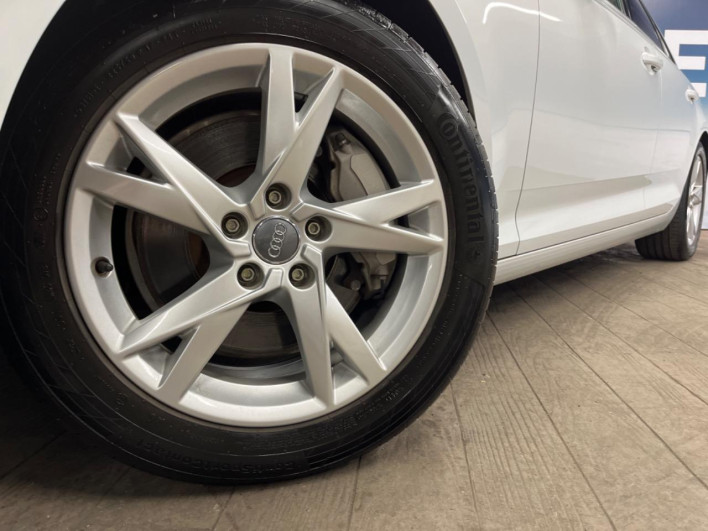 2018 Audi A4 Avant DBA-8WCYRF (UW-6a2390e7acb12)[5]