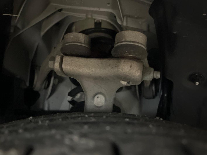 2018 Audi A4 Avant DBA-8WCYRF (UW-6a2390e7acb12)[14]