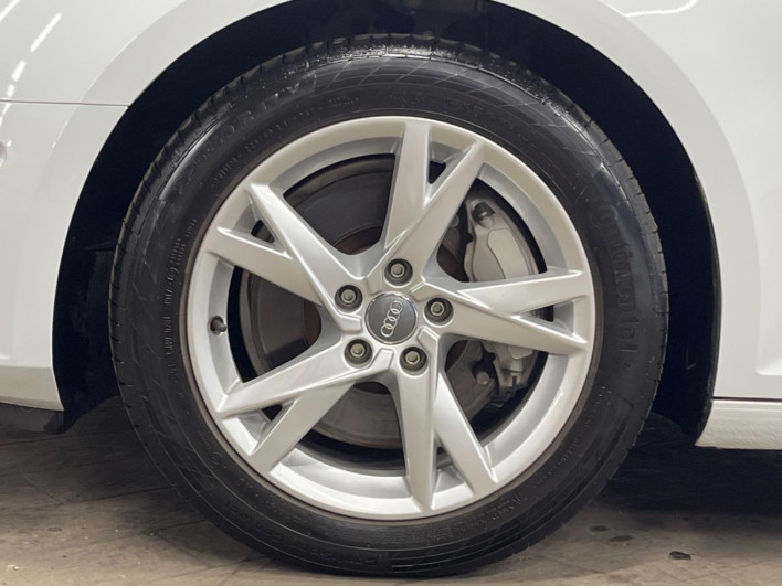 2018 Audi A4 Avant DBA-8WCYRF (UW-6a2390e7acb12)[10]