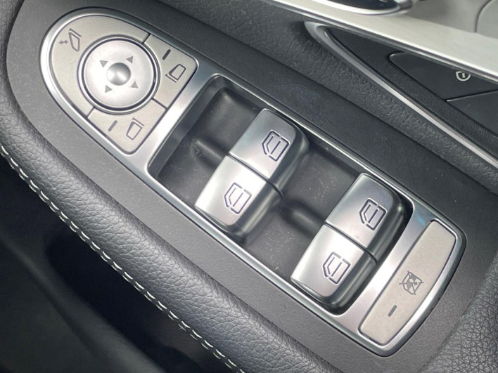 2018 Mercedes Benz GLC DBA-253942C (UW-6a2390ec5f9dc)[16]