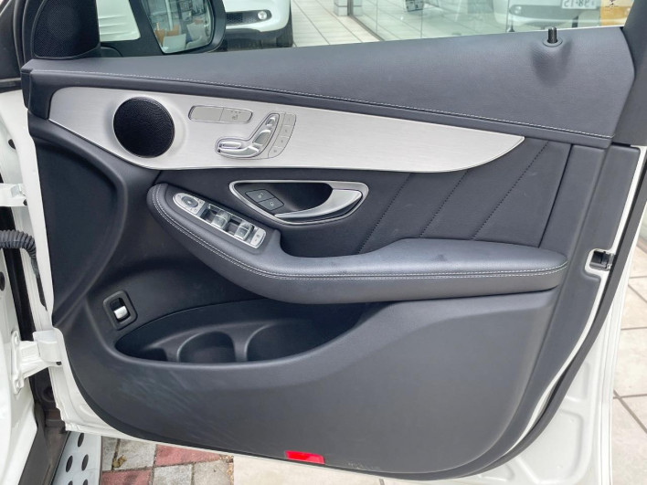2018 Mercedes Benz GLC DBA-253942C (UW-6a2390ec5f9dc)[28]