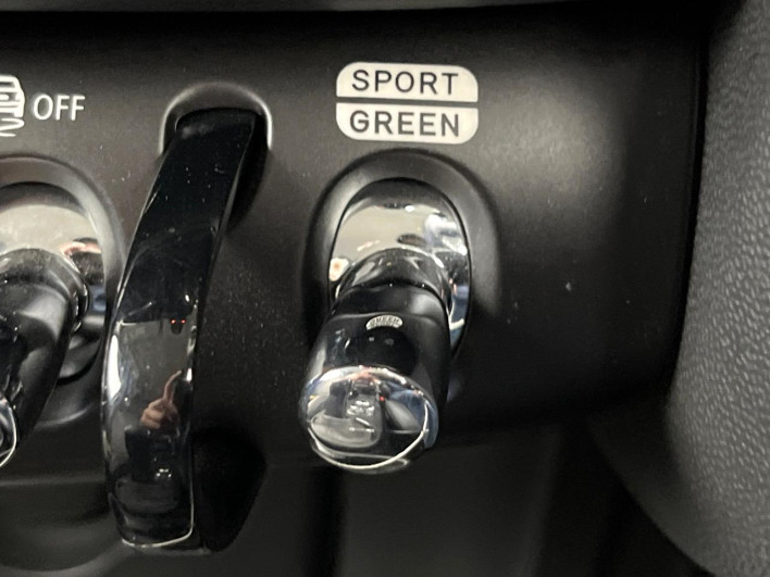 2021 Rover Mini 3DA-XV15MW (UW-6a2390ef04e91)[15]