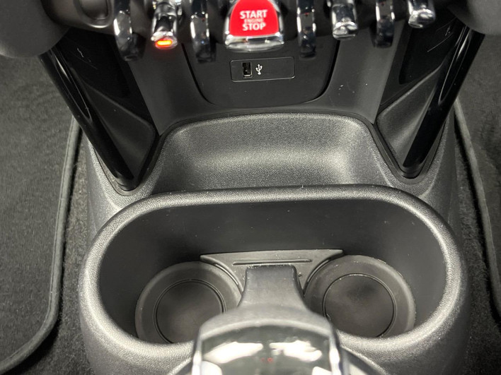 2021 Rover Mini 3DA-XV15MW (UW-6a2390ef04e91)[19]