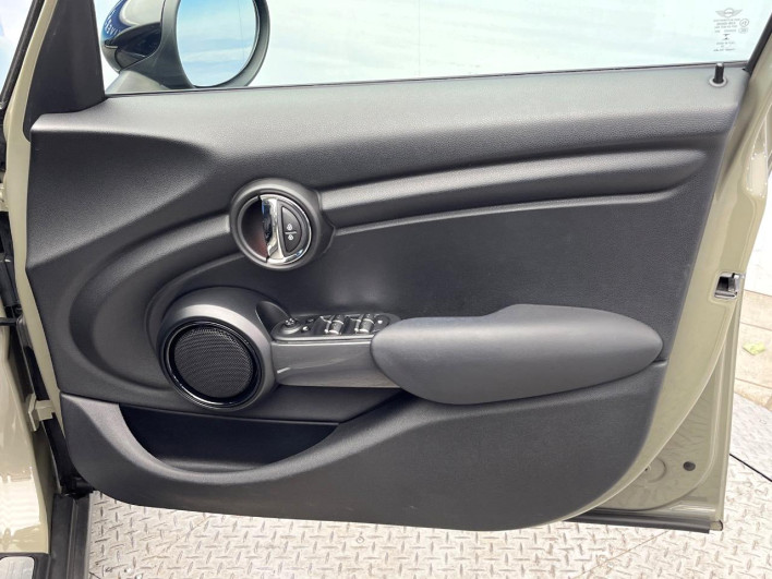 2019 Rover Mini DBA-XU15M (UW-6a2390f0aba4d)[26]
