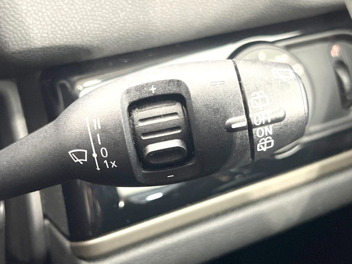 2017 Rover Mini LDA-YT20 (UW-6a2390f11fc57)[25]
