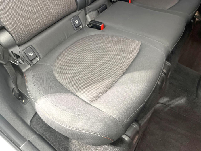2017 Rover Mini LDA-YT20 (UW-6a2390f11fc57)[19]