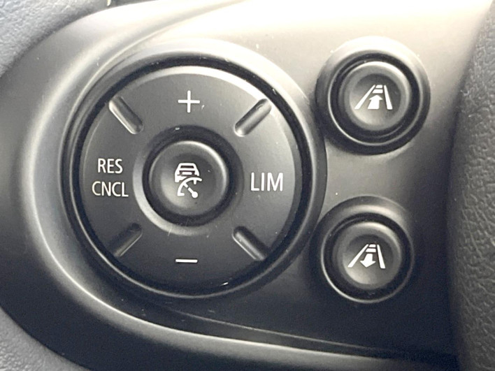 2017 Rover Mini LDA-YT20 (UW-6a2390f11fc57)[24]
