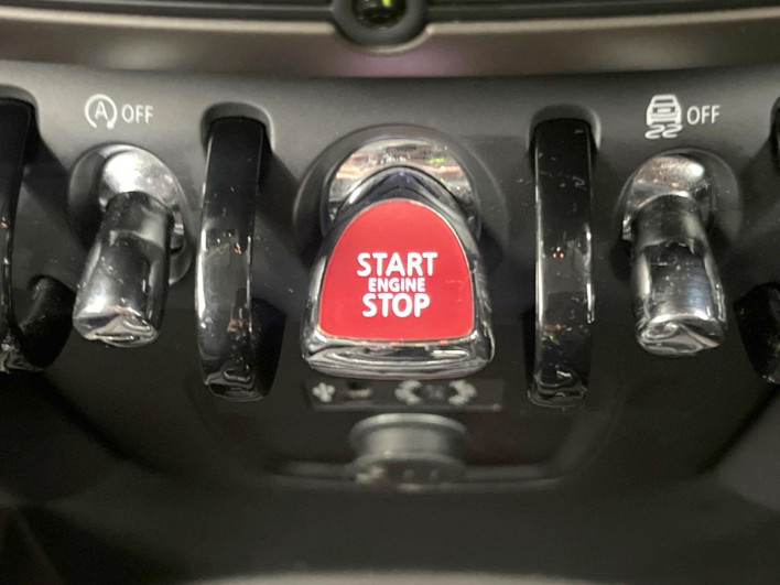 2017 Rover Mini LDA-YT20 (UW-6a2390f11fc57)[29]
