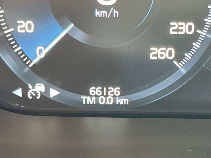 2018 Volvo XC60 LDA-UD4204TXC (UW-6a2390f63eb1b)[1]