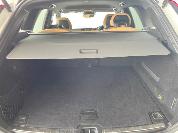 2018 Volvo XC60 LDA-UD4204TXC (UW-6a2390f63eb1b)[20]