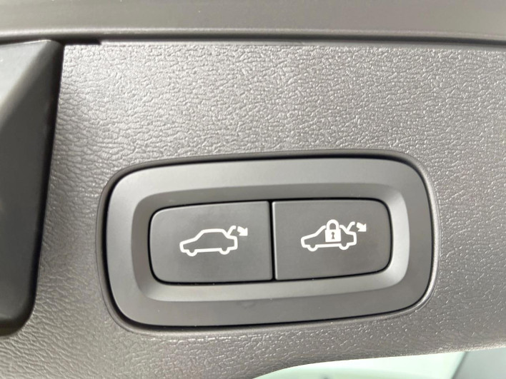 2018 Volvo XC60 LDA-UD4204TXC (UW-6a2390f63eb1b)[24]