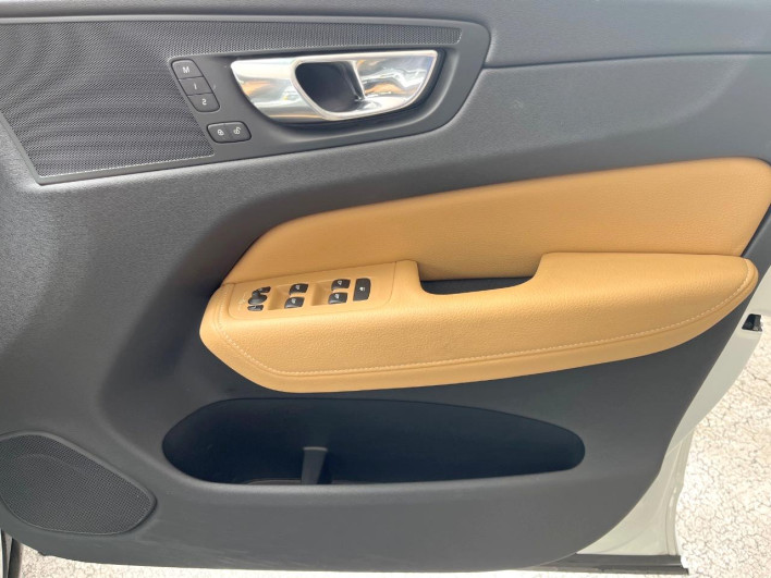 2018 Volvo XC60 LDA-UD4204TXC (UW-6a2390f63eb1b)[8]