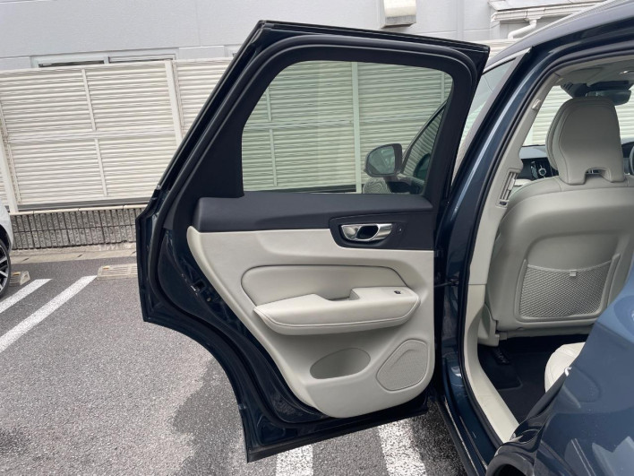 2021 Volvo XC60 5AA-UB420TXCM (UW-6a2390f688d40)[22]