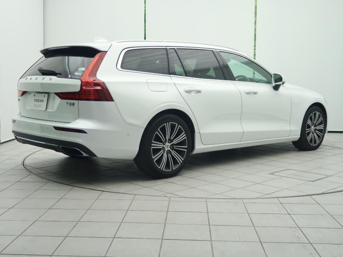 2019 Volvo V60 DBA-ZB420 (UW-6a2390f7aa5ce)[3]