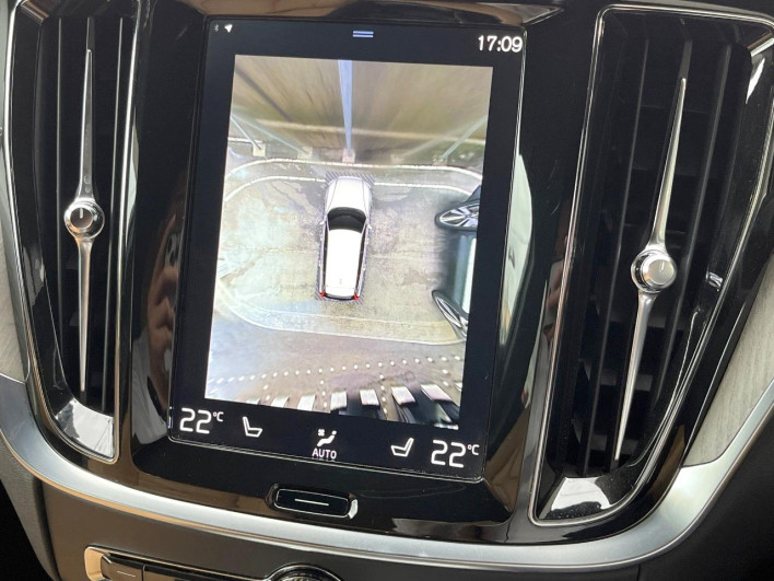 2019 Volvo V60 DBA-ZB420 (UW-6a2390f7dbd66)[27]