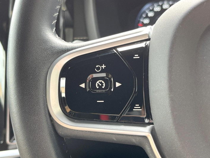 2019 Volvo V60 DBA-ZB420 (UW-6a2390f7dbd66)[14]