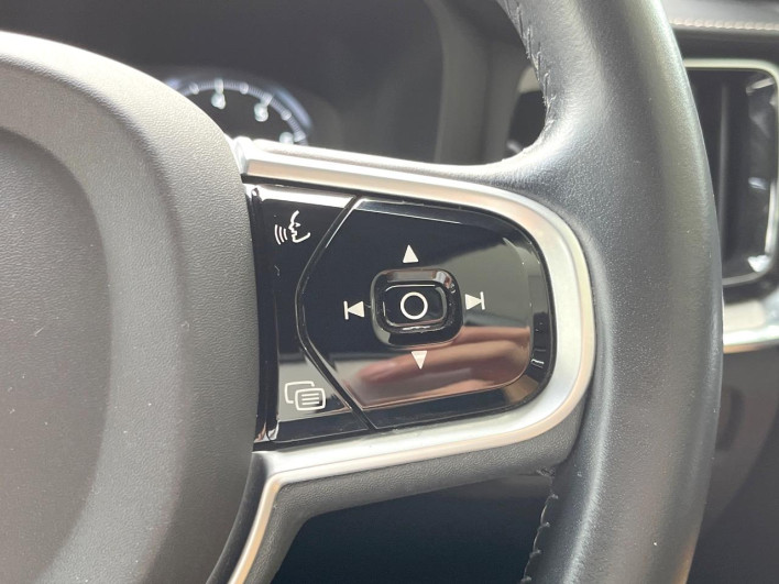 2019 Volvo V60 DBA-ZB420 (UW-6a2390f7dbd66)[15]