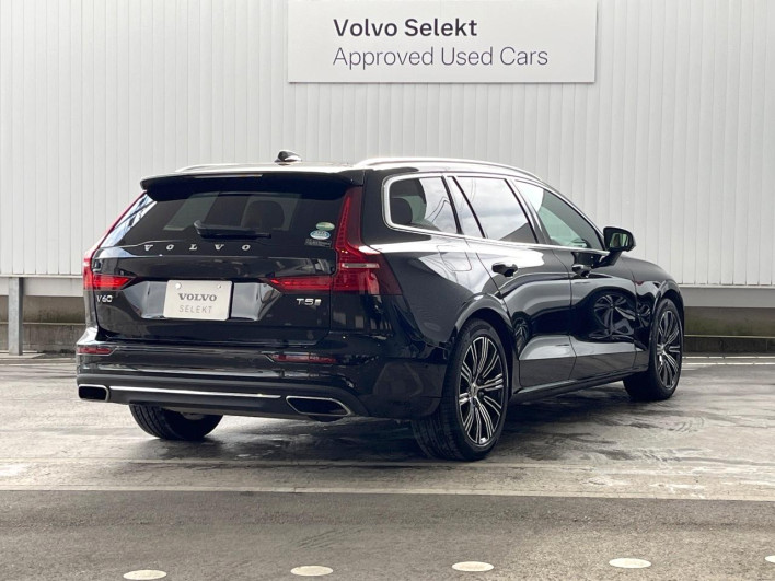 2019 Volvo V60 DBA-ZB420 (UW-6a2390f7dbd66)[12]