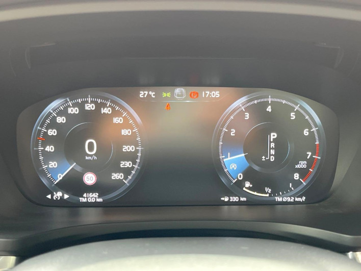 2019 Volvo V60 DBA-ZB420 (UW-6a2390f7dbd66)[18]