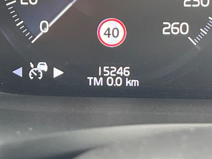 2021 Volvo V60 5AA-ZB420TM (UW-6a2390f8a2d19)[2]