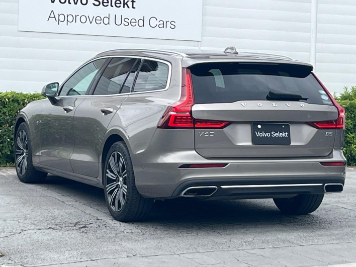 2021 Volvo V60 5AA-ZB420TM (UW-6a2390f8a2d19)[10]