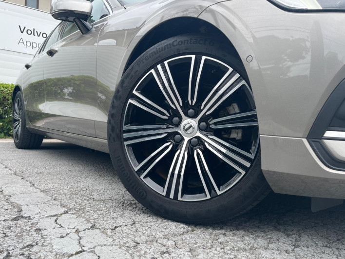 2021 Volvo V60 5AA-ZB420TM (UW-6a2390f8a2d19)[16]