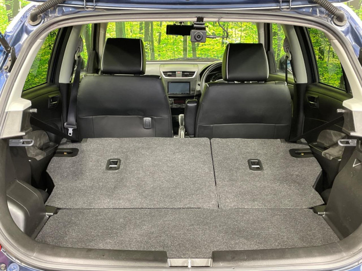 2015 Suzuki Swift DBA-ZC72S (UW-6a2390fc0e7ca)[24]