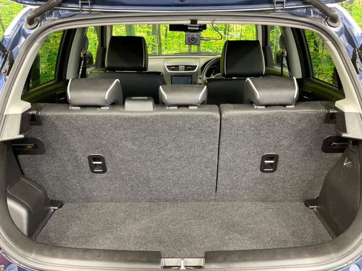 2015 Suzuki Swift DBA-ZC72S (UW-6a2390fc0e7ca)[23]