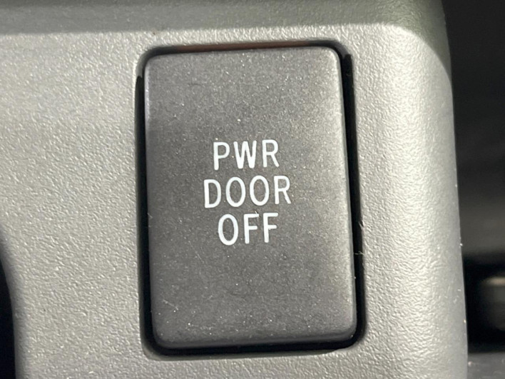 2007 Toyota Noah DBA-ZRR70W (UW-6a23910006faa)[23]