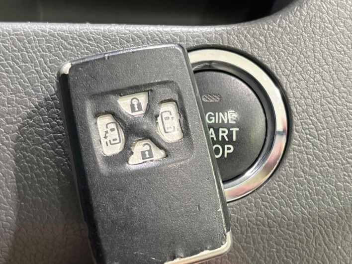 2007 Toyota Noah DBA-ZRR70W (UW-6a23910006faa)[20]