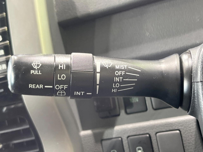 2007 Toyota Noah DBA-ZRR70W (UW-6a23910006faa)[27]