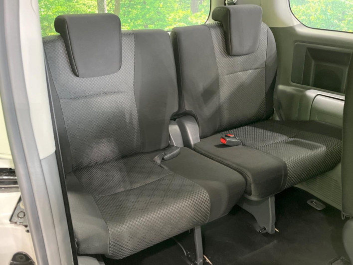 2007 Toyota Noah DBA-ZRR70W (UW-6a23910006faa)[8]