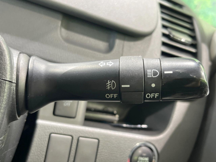 2007 Toyota Noah DBA-ZRR70W (UW-6a23910006faa)[26]
