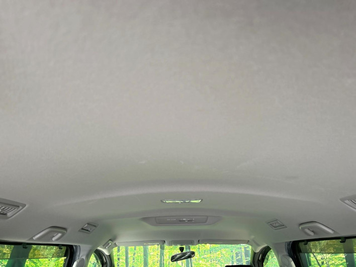 2014 Toyota Voxy DBA-ZRR80W (UW-6a23910201aa0)[25]