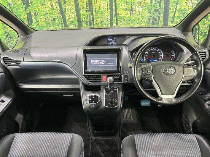 2014 Toyota Voxy DBA-ZRR80W (UW-6a23910201aa0)[27]