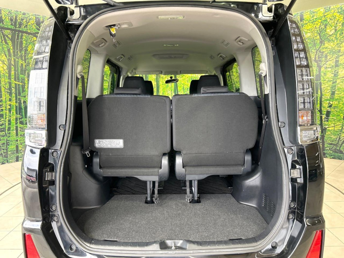 2014 Toyota Voxy DBA-ZRR80W (UW-6a23910201aa0)[26]