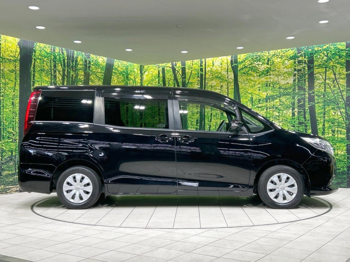 2015 Toyota Noah DBA-ZRR80G (UW-6a23910231867)[15]