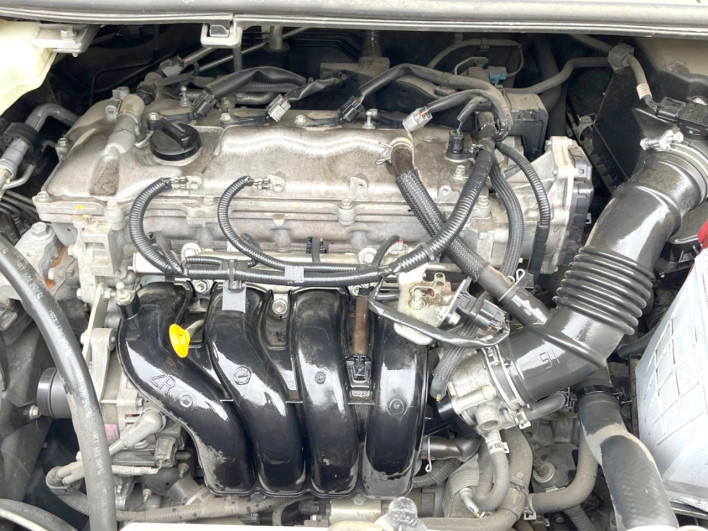 2016 Toyota Noah DBA-ZRR80W (UW-6a239103e7b5b)[28]
