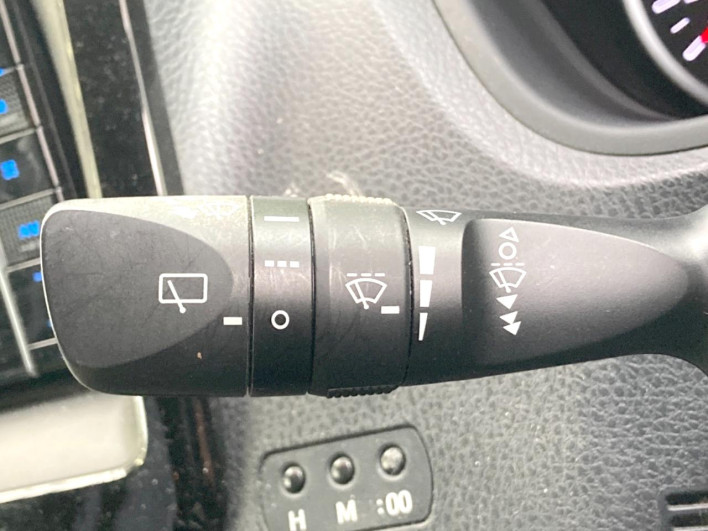 2016 Toyota Noah DBA-ZRR80W (UW-6a239103e7b5b)[10]