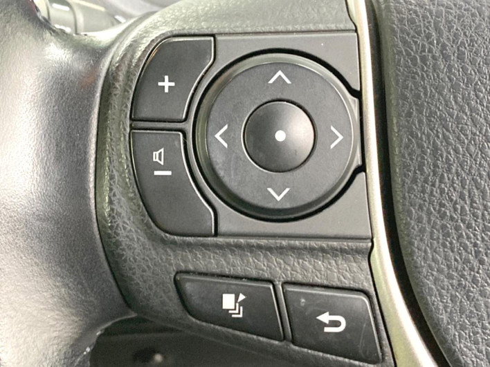 2016 Toyota Noah DBA-ZRR80W (UW-6a239103e7b5b)[11]