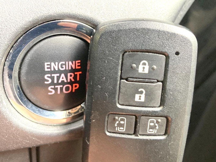 2016 Toyota Noah DBA-ZRR80W (UW-6a239103e7b5b)[5]