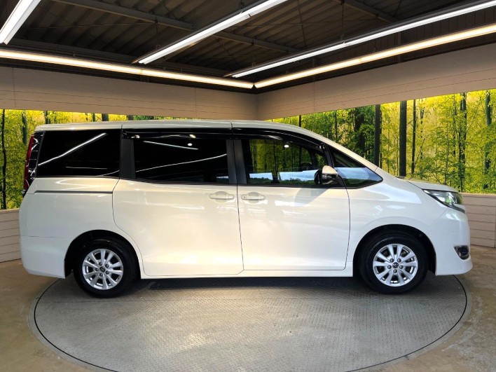 2018 Toyota Noah DBA-ZRR80G (UW-6a2391073c78b)[11]