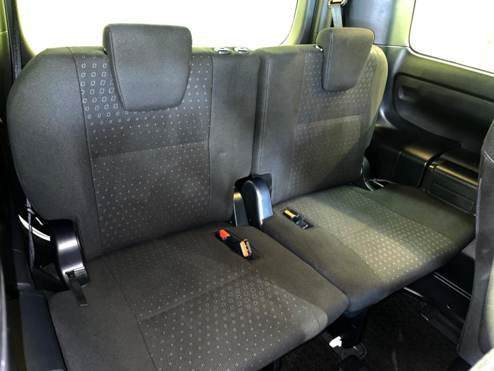 2018 Toyota Noah DBA-ZRR80G (UW-6a2391073c78b)[29]
