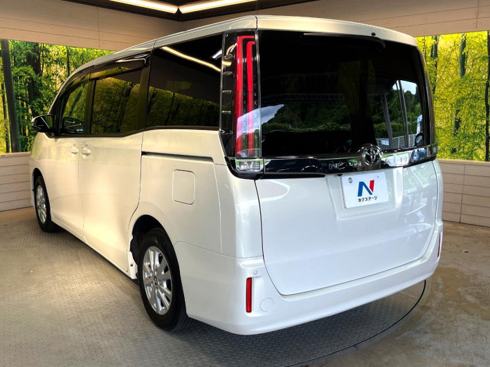 2018 Toyota Noah DBA-ZRR80G (UW-6a2391073c78b)[14]