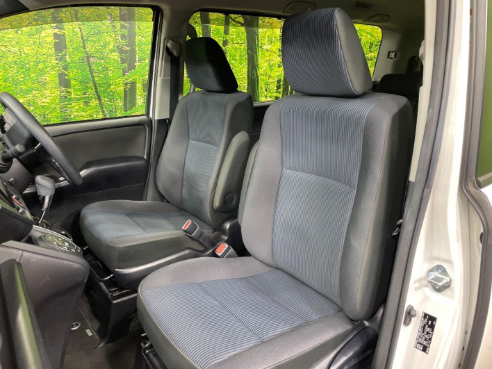 2020 Toyota Noah DBA-ZRR80G (UW-6a23910b587af)[10]