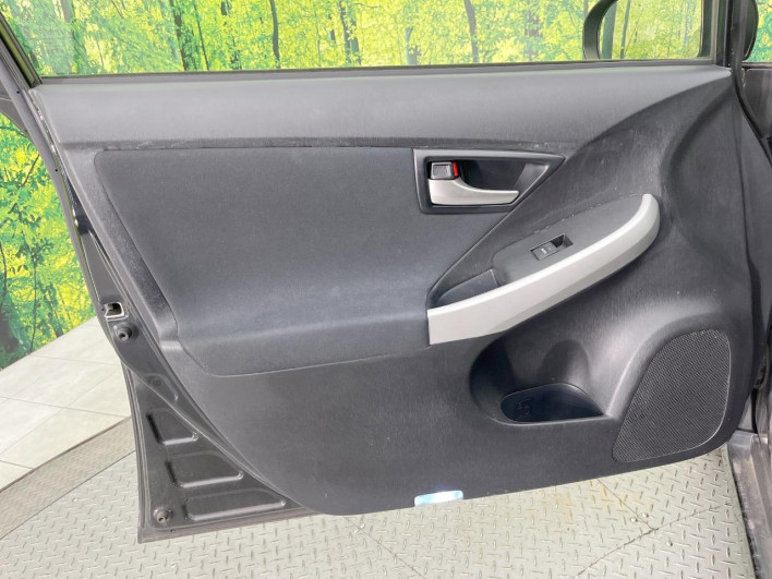 2012 Toyota Prius DAA-ZVW30 (UW-6a239119a4d87)[27]