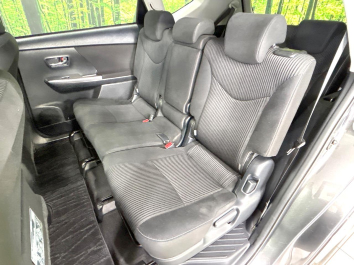 2015 Toyota Prius α DAA-ZVW40W (UW-6a23911b18fac)[19]